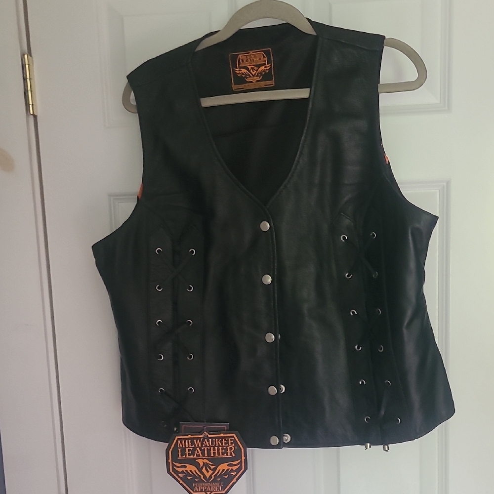 Milwaukee Leather Women's Black Leather Vest